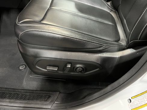 Certified 2024 Jeep Grand Cherokee Limited w/ Luxury Tech Group II AWD/4WD image 19