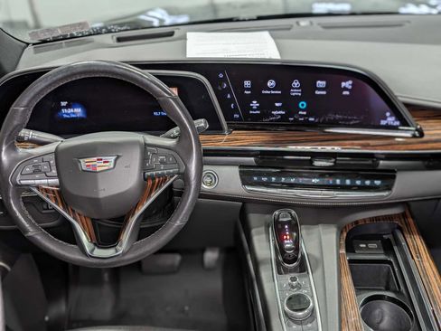 Certified 2021 Cadillac Escalade Premium Luxury image 5