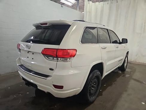 Used 2017 Jeep Grand Cherokee Overland AWD/4WD image 3