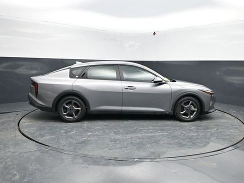 Used 2025 Kia K4 LXS image 11