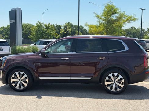 Used 2022 Kia Telluride S AWD/4WD image 3
