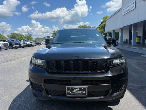 New 2025 Jeep Grand Cherokee L Altitude image 3
