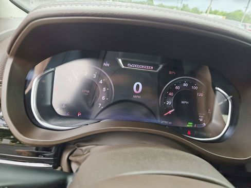 Used 2025 RAM 1500 Laramie AWD/4WD image 26