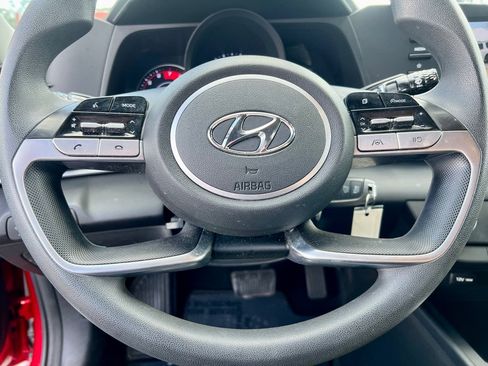 Used 2021 Hyundai Elantra SE FWD image 17