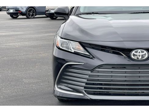 Used 2022 Toyota Camry LE w/ Carpet Mat Package (TMS) image 38