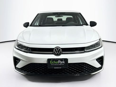 Used 2025 Volkswagen Jetta Sport FWD image 2