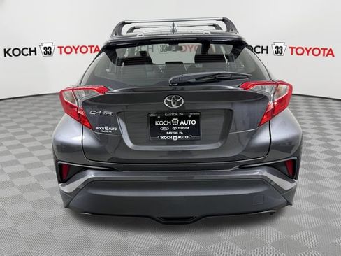 Used 2019 Toyota C-HR XLE FWD image 7