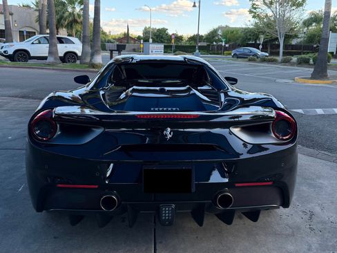 Used 2018 Ferrari 488 Spider image 4
