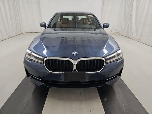 Used 2023 BMW 530e xDrive w/ Convenience Package image 2