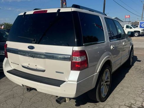 Used 2017 Ford Expedition Platinum RWD image 4