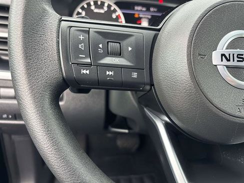 Used 2021 Nissan Rogue S image 18