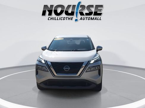 Used 2023 Nissan Rogue SV FWD image 3