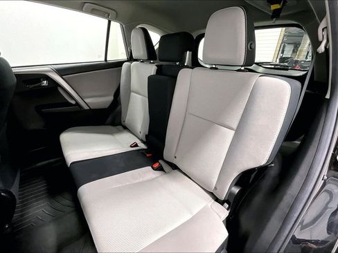 Used 2018 Toyota RAV4 XLE image 34