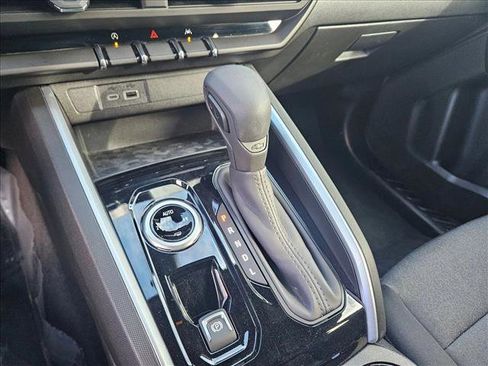 Certified 2025 Chevrolet Colorado W/T w/ WT Custom Package image 16