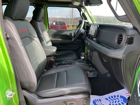 Used 2025 Jeep Wrangler Unlimited Rubicon image 25