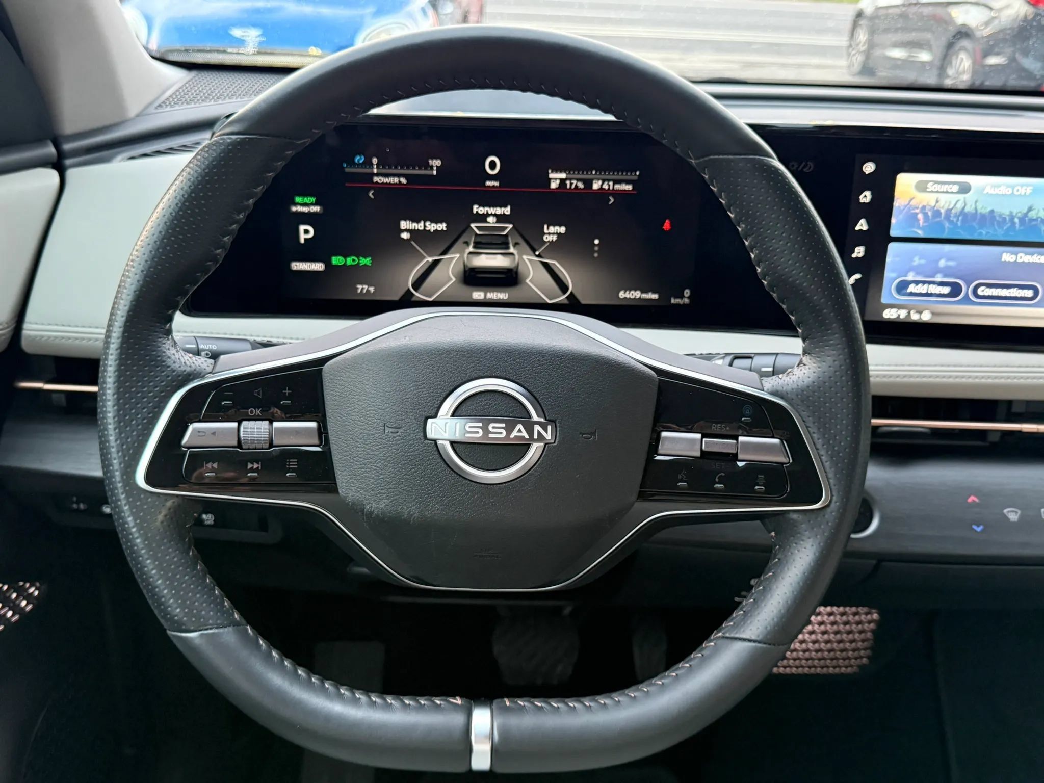 Used 2024 Nissan Ariya FWD image 7
