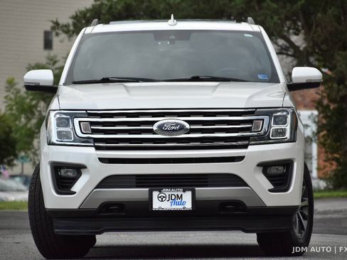 Used 2018 Ford Expedition Max XLT w/ Equipment Group 202A AWD/4WD image 3