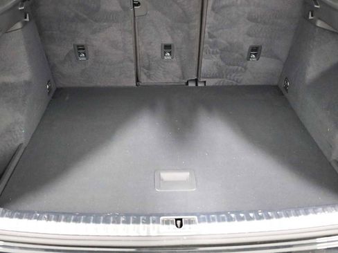 Used 2024 Audi Q3 2.0T Premium w/ Convenience Package image 36