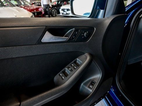 Used 2014 Volkswagen Jetta SE FWD image 16