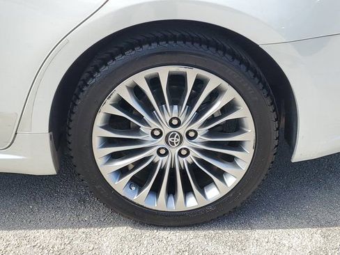 Used 2018 Toyota Avalon image 8