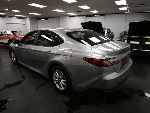 Certified 2025 Toyota Camry LE image 5