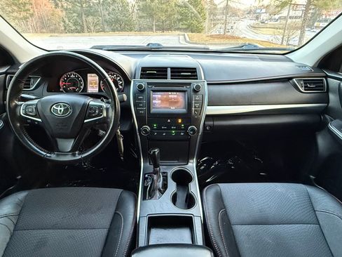Used 2016 Toyota Camry SE image 22