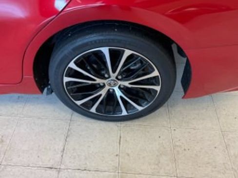 Used 2020 Toyota Camry SE FWD image 25