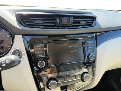 Used 2021 Nissan Rogue Sport SV FWD image 12