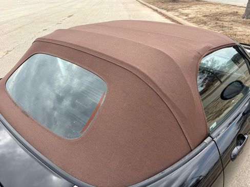 Used 2006 MAZDA MX-5 Miata Grand Touring w/ Premium Pkg image 11