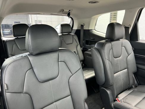 Used 2025 Kia Telluride EX w/ EX Captain's Chair Package FWD image 66