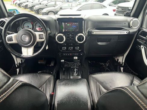 Used 2014 Jeep Wrangler Unlimited Sahara AWD/4WD image 10