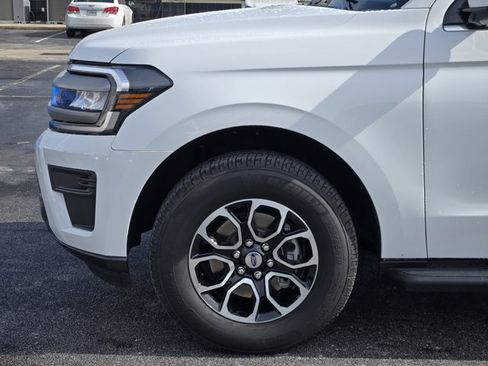 Certified 2024 Ford Expedition XLT RWD image 8