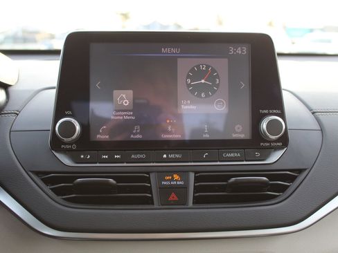 Used 2020 Nissan Altima 2.5 SV image 16