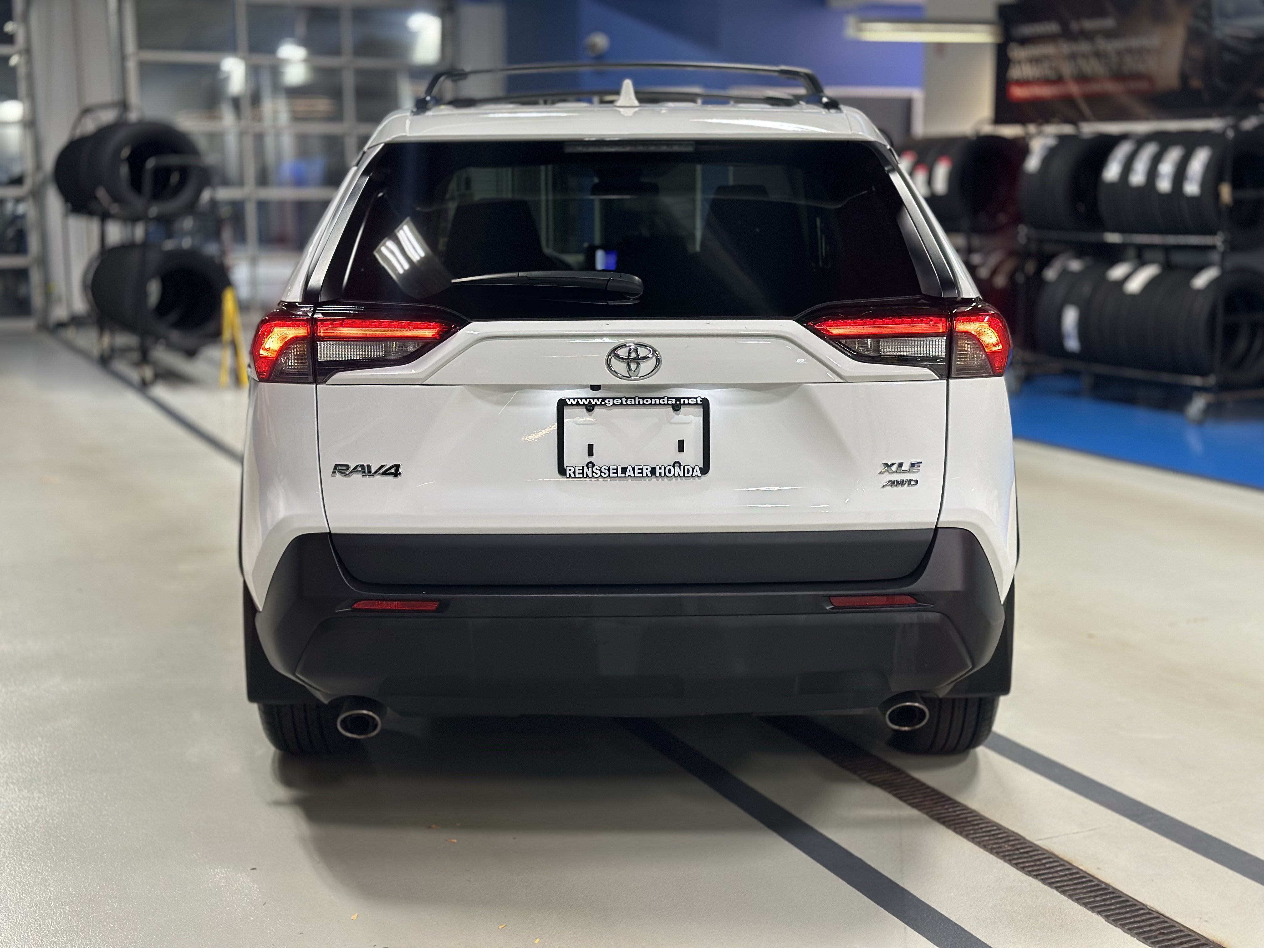 Used 2024 Toyota RAV4 XLE AWD/4WD image 6