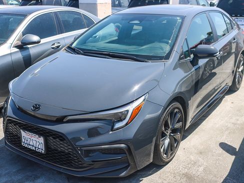 Used 2023 Toyota Corolla SE w/ SE Premium Package FWD image 5