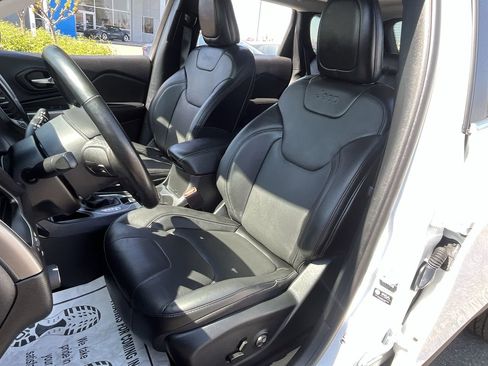 Used 2021 Jeep Cherokee Latitude Lux w/ Sun & Sound Group image 18