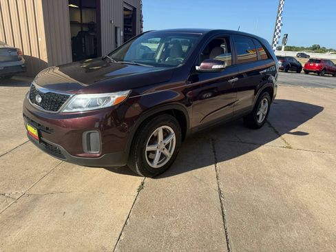 Used 2015 Kia Sorento LX FWD image 1