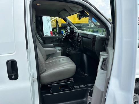 Used 2019 Chevrolet Express 3500 Extended w/ Driver Convenience Package RWD image 12