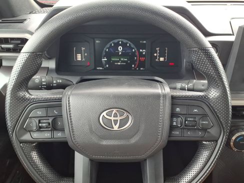 Used 2025 Toyota Tacoma SR5 AWD/4WD image 22