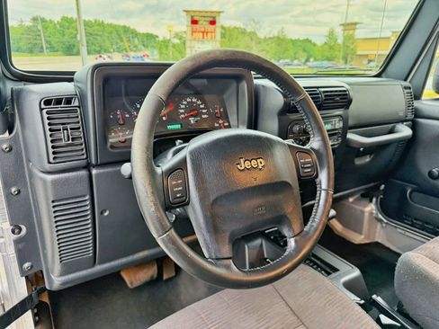 Used 2004 Jeep Wrangler 4WD image 84