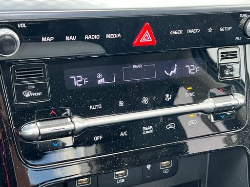 Used 2024 Kia Carnival SX Prestige image 22