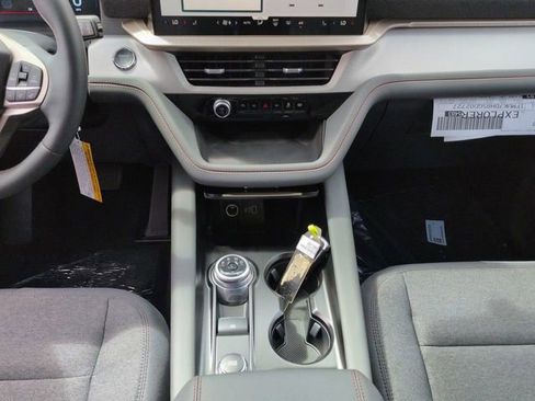 New 2025 Ford Explorer Active image 19