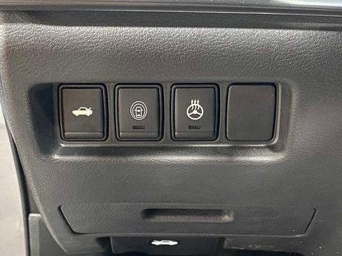Used 2023 Nissan Maxima SR w/ Sport Mat Group FWD image 21