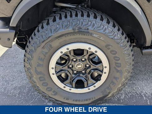 Used 2022 Ford Bronco Badlands AWD/4WD image 9