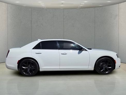 Used 2023 Chrysler 300 Touring w/ Sport Appearance Package RWD image 2