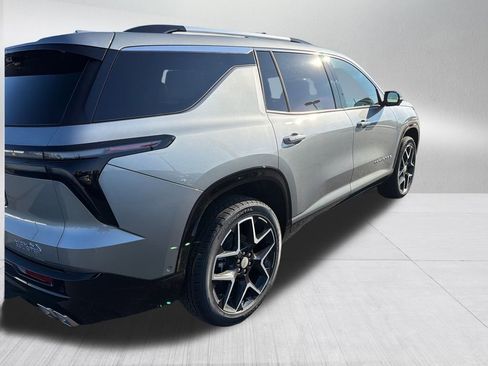 New 2026 Chevrolet Traverse High Country w/ LPO, Floor Liner Package image 7