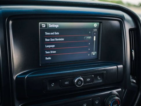 Used 2017 GMC Sierra 2500 2WD Crew Cab w/ Sierra Convenience Package image 20