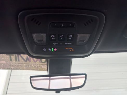 Used 2023 Chevrolet Traverse RS AWD/4WD image 20