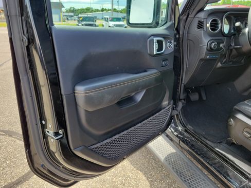 Used 2024 Jeep Wrangler Unlimited Sahara w/ Safety Group AWD/4WD image 6
