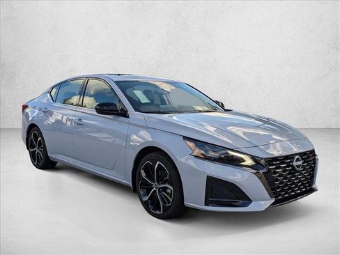 New 2025 Nissan Altima 2.5 SR w/ SR Premium Package image 6